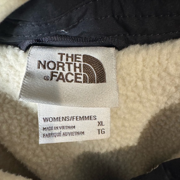 The North Face Women’s Cuchillo Jacket. Size XL. Black. Sherpa fleece lined. - Picture 9 of 11